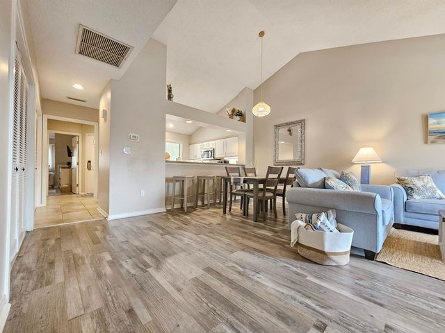 204 Baslow Ct Apt 20H, Myrtle Beach, SC 29572