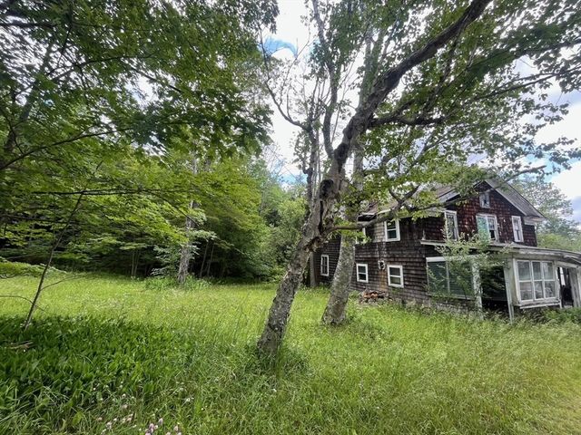 477 Mohawk Trl, Florida, MA 01343