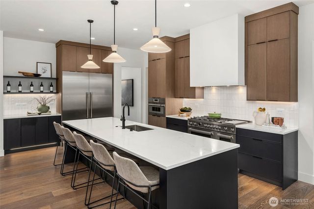 10620 NE 28th Place, Bellevue, WA 98004