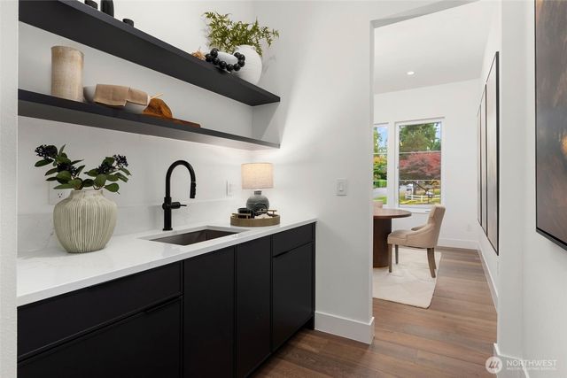 10620 NE 28th Place, Bellevue, WA 98004