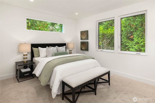 10620 NE 28th Place, Bellevue, WA 98004