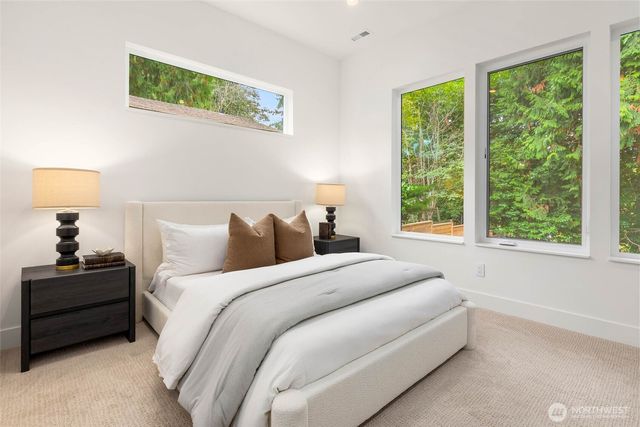 10620 NE 28th Place, Bellevue, WA 98004