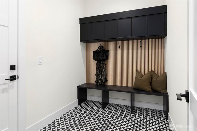 10620 NE 28th Place, Bellevue, WA 98004