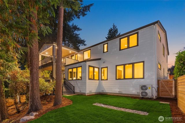 10620 NE 28th Place, Bellevue, WA 98004