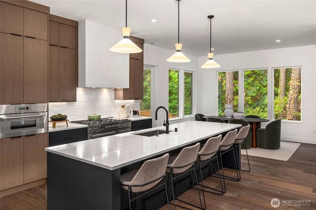 10620 NE 28th Place, Bellevue, WA 98004