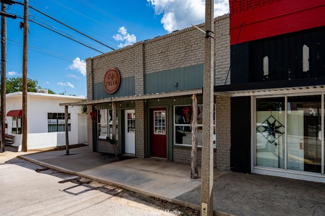 208 Pecan Street, Clyde, TX 79510