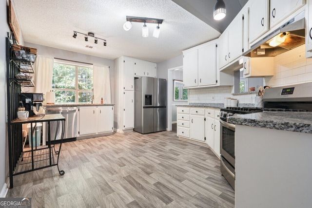1372 Towne Harbor Trail, Woodstock, GA 30189