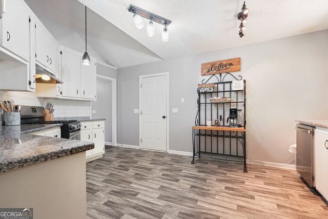 1372 Towne Harbor Trail, Woodstock, GA 30189