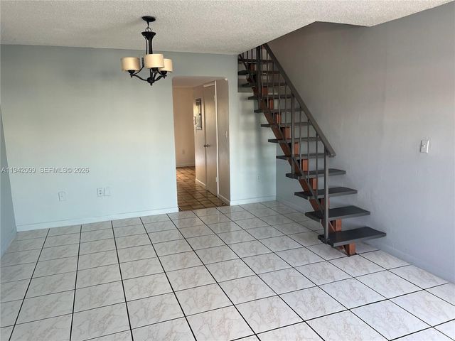 5800 W 18th Ave 406-4, Hialeah, FL 33012