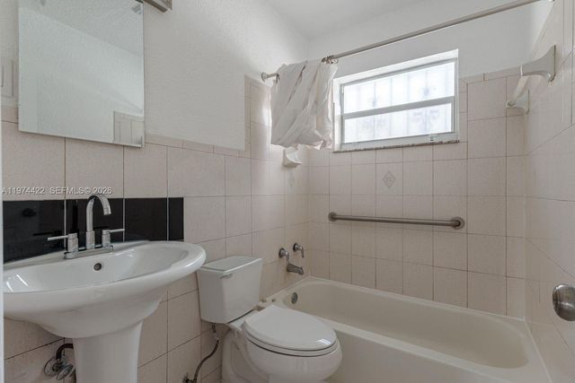 1301 NE 153rd St, North Miami Beach, FL 33162