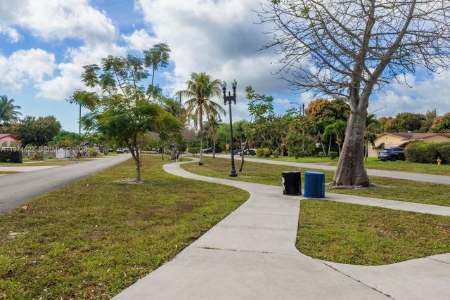 1301 NE 153rd St, North Miami Beach, FL 33162