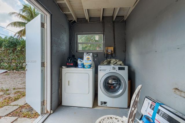 1301 NE 153rd St, North Miami Beach, FL 33162