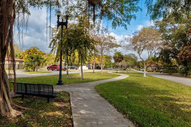 1301 NE 153rd St, North Miami Beach, FL 33162