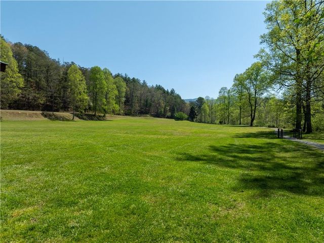 375 Seneca Drive, Ellijay, GA 30540