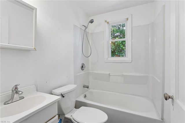 5928 Andrew PL, Newport News, VA 23605