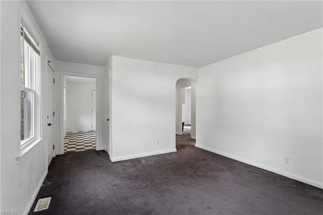 5928 Andrew PL, Newport News, VA 23605