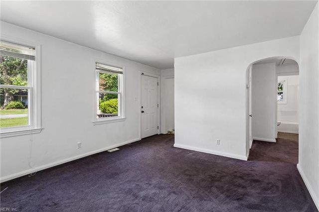 5928 Andrew PL, Newport News, VA 23605
