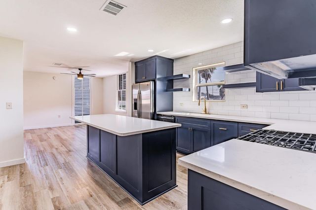 3913 Ball, Galveston, TX 77550