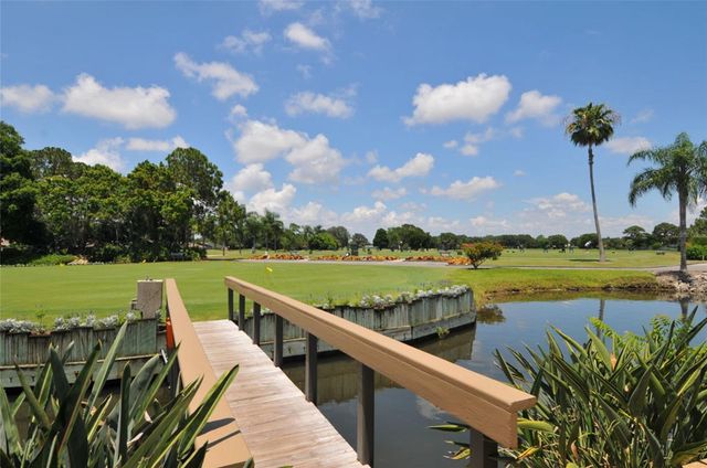 3266 SANDLEHEATH 51, Sarasota, FL 34235