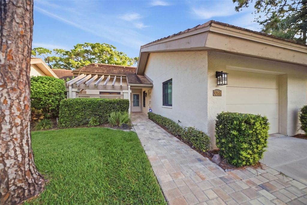 3266 SANDLEHEATH 51, Sarasota, FL 34235
