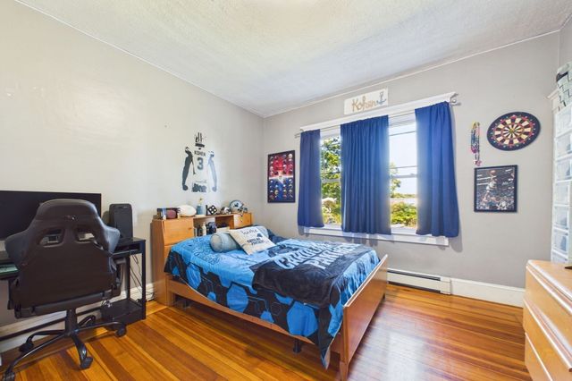 7 Coolidge St, Dartmouth, MA 02748