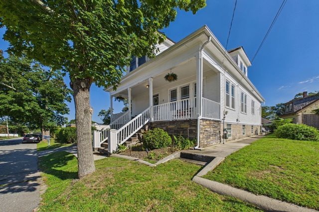 7 Coolidge St, Dartmouth, MA 02748