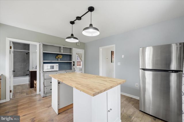 410 E HUNTER ST, Charles Town, WV 25414