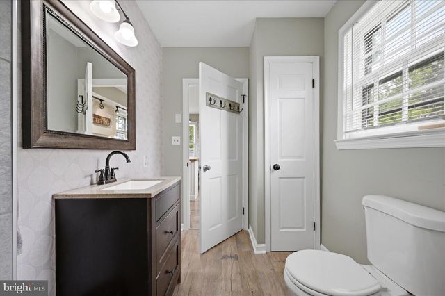 410 E HUNTER ST, Charles Town, WV 25414