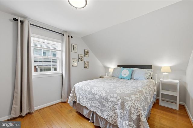 410 E HUNTER ST, Charles Town, WV 25414