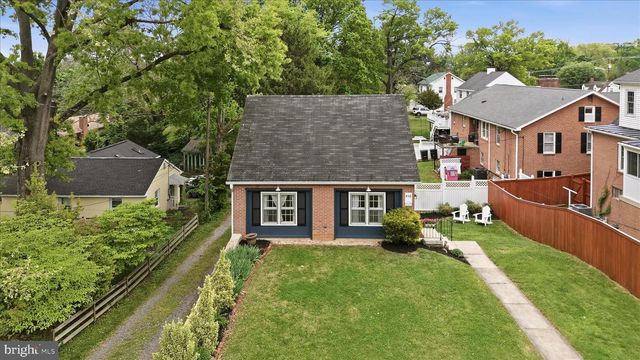 410 E HUNTER ST, Charles Town, WV 25414