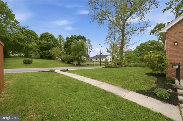 410 E HUNTER ST, Charles Town, WV 25414
