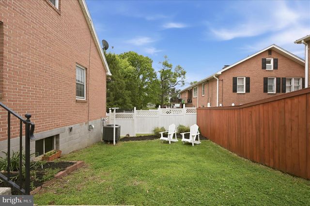 410 E HUNTER ST, Charles Town, WV 25414