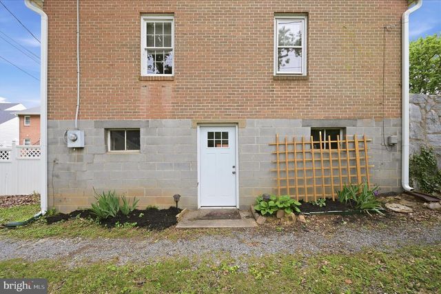 410 E HUNTER ST, Charles Town, WV 25414