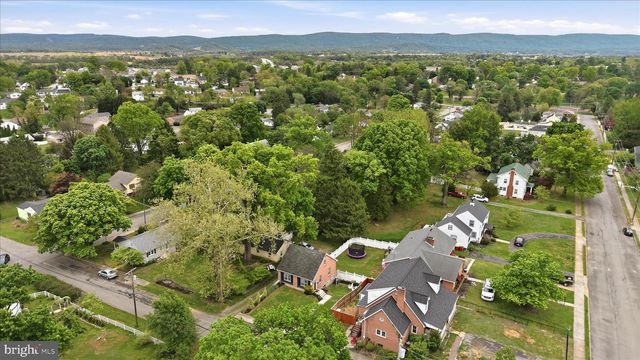410 E HUNTER ST, Charles Town, WV 25414
