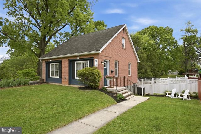 410 E HUNTER ST, Charles Town, WV 25414