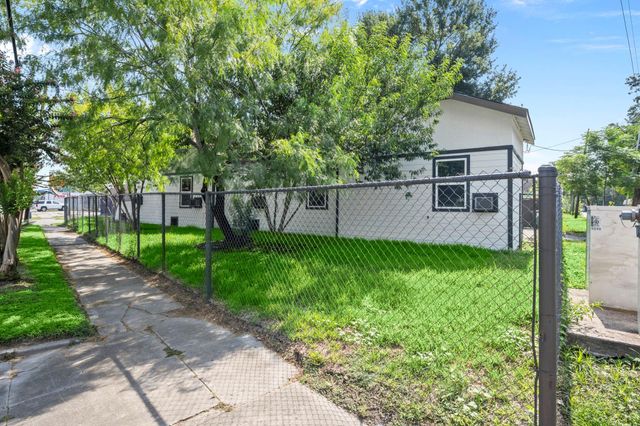 4902 Mckinney, Houston, TX 77023