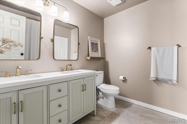 208 RIVER LAUREL Drive, Belleville, IL 62220