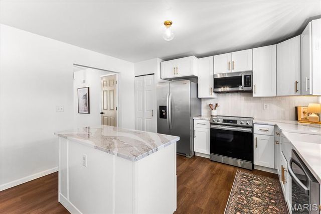 208 RIVER LAUREL Drive, Belleville, IL 62220