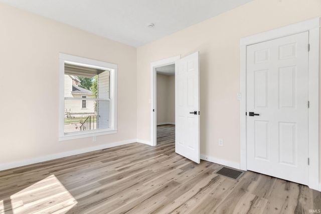 1222 W Franklin Street, Elkhart, IN 46516