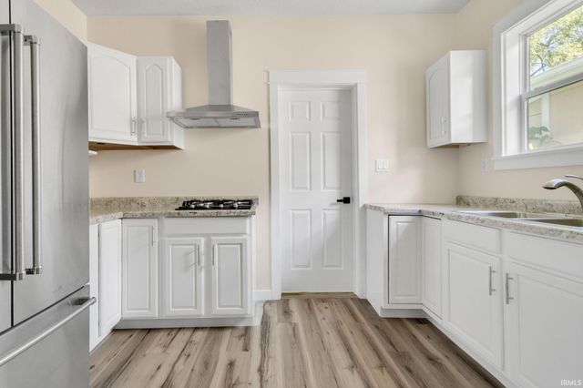 1222 W Franklin Street, Elkhart, IN 46516