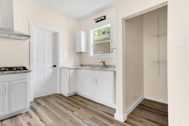 1222 W Franklin Street, Elkhart, IN 46516