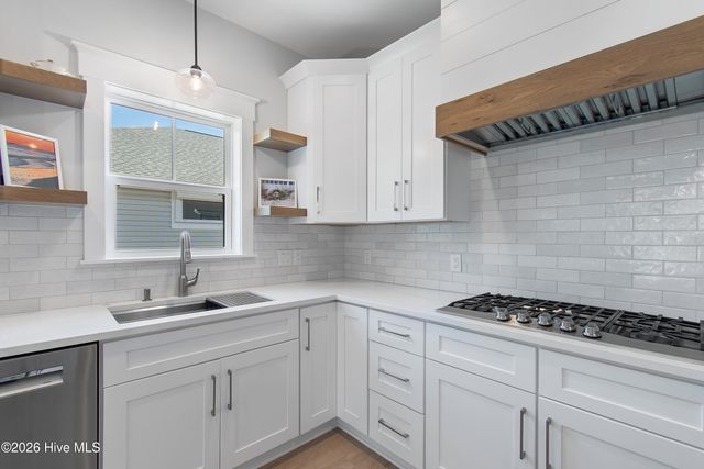 110 SE 14th Street, Oak Island, NC 28465