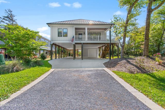 110 SE 14th Street, Oak Island, NC 28465