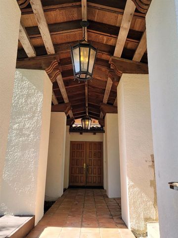 40 Hilldale Ct, Orinda, CA 94563