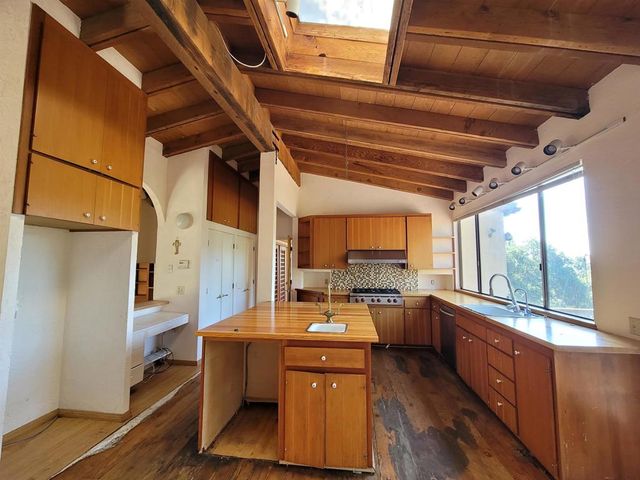 40 Hilldale Ct, Orinda, CA 94563