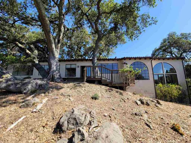 40 Hilldale Ct, Orinda, CA 94563