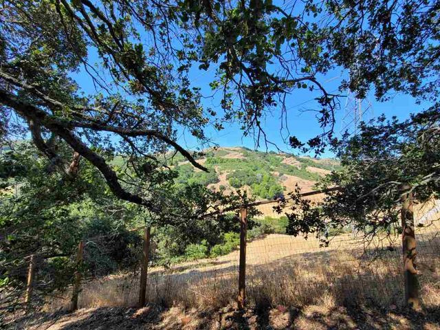 40 Hilldale Ct, Orinda, CA 94563