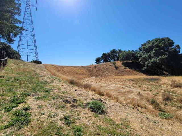 40 Hilldale Ct, Orinda, CA 94563