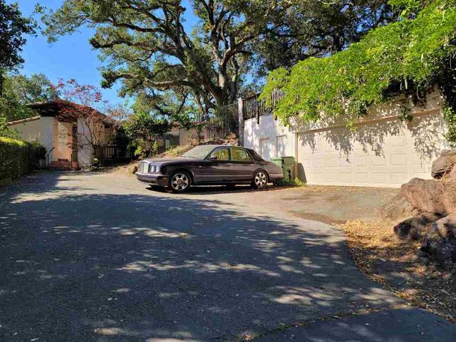 40 Hilldale Ct, Orinda, CA 94563