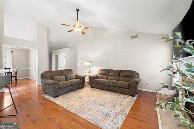 5622 Riverside Walk Drive, Sugar Hill, GA 30518